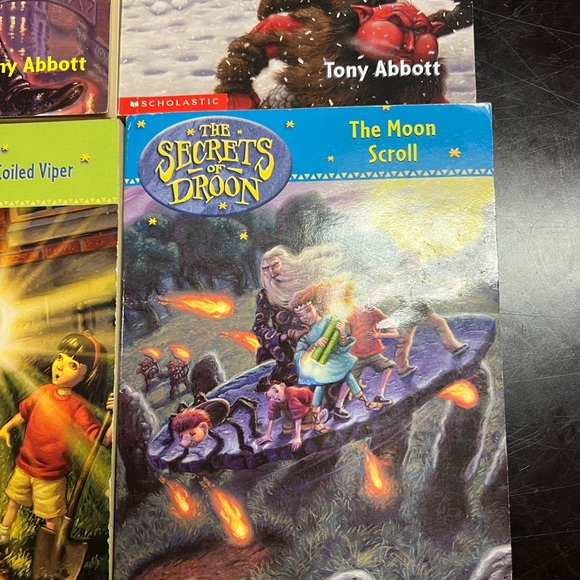 Novel/Books: The Secrets of Droon (6 books) by Tony Abbott - Picture 2 of 4